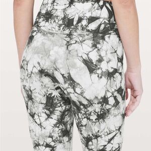 Lululemon wunder under high rise reversible tye dye workout tights